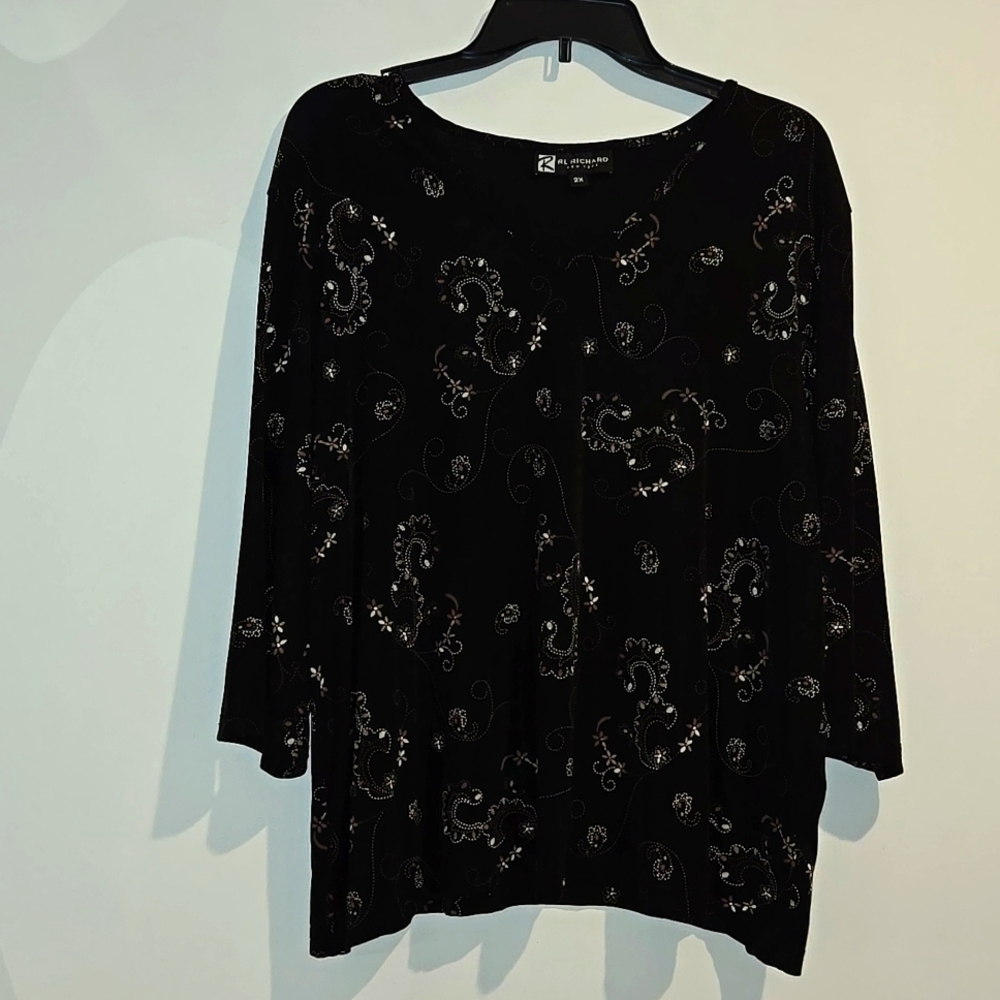 RL Richard black white tan floral paisley top. Size 2X.